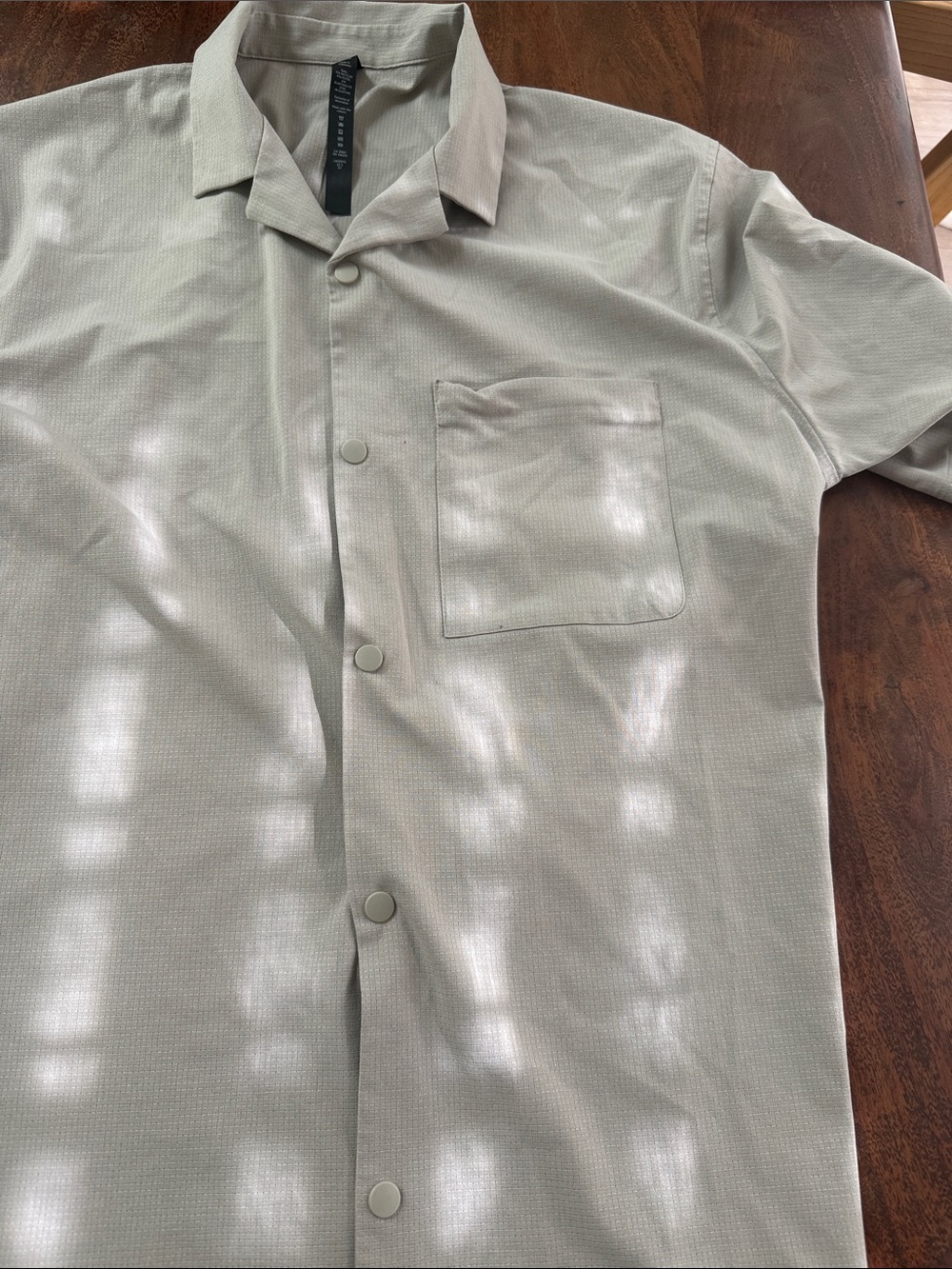 Lululemon men's short sleeve button down khaki XL casual athletic leisure